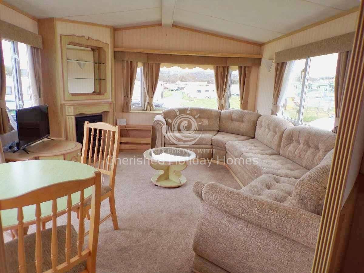Willerby Lyndhurst 2 Bedroom 6 Berth, Budget family rental